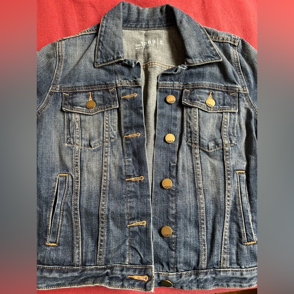 Gap Denim Jacket in Size Small - Picture 1 of 4